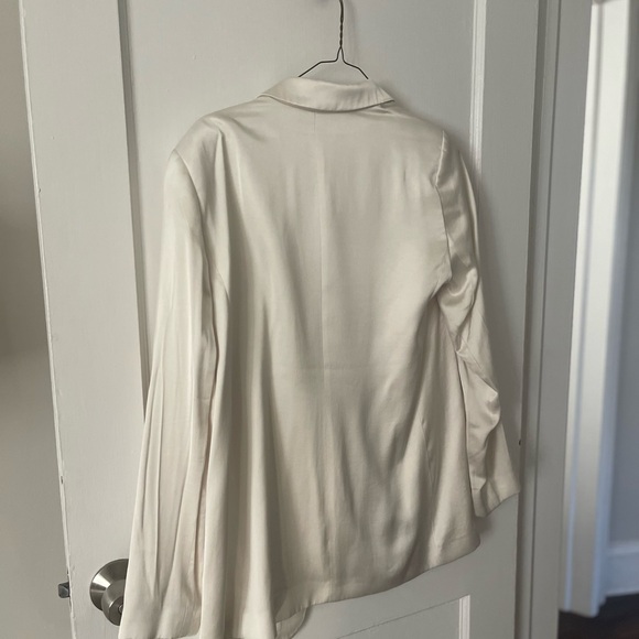 Express Women's Ivory Blazer - Picture 6 of 6